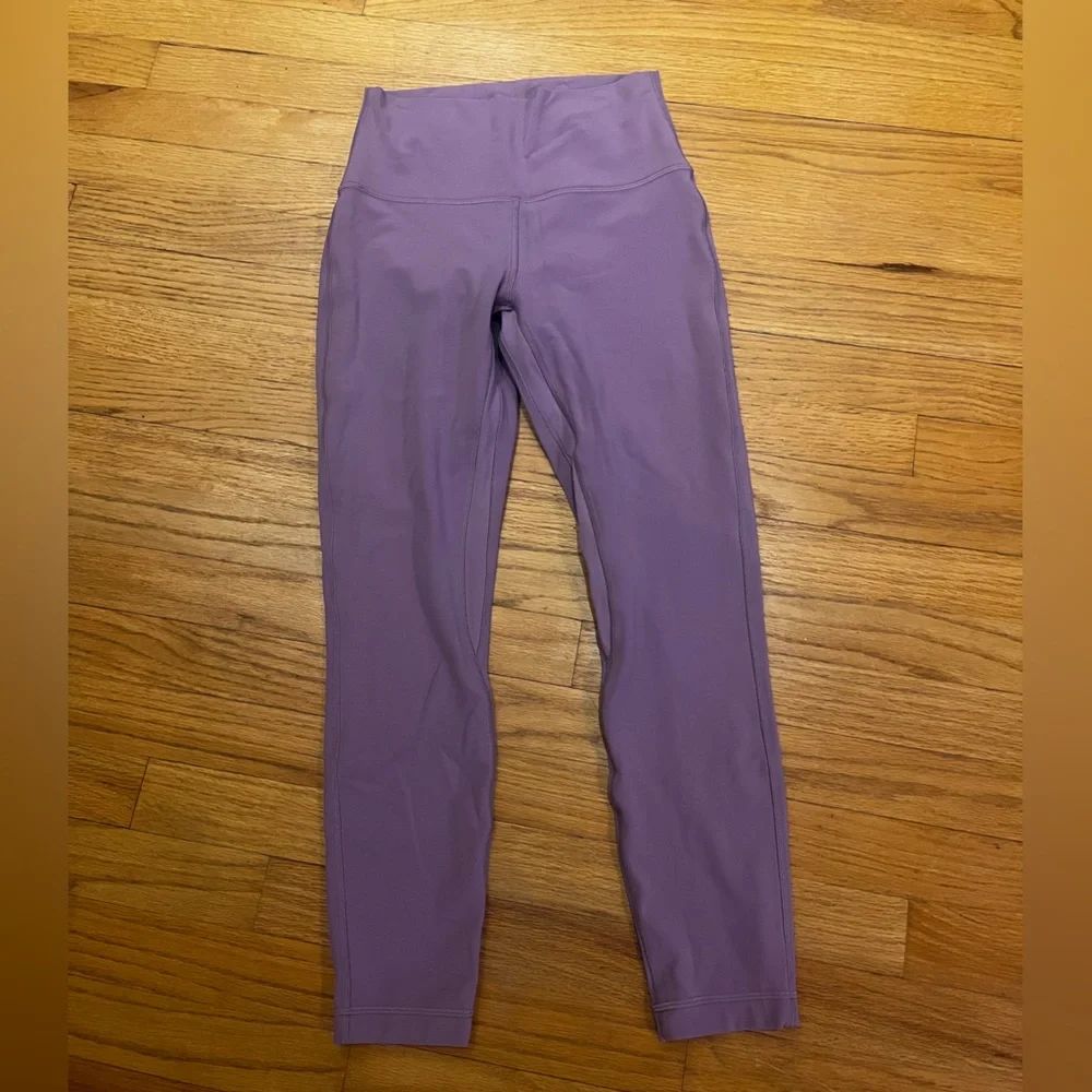 Lululemon Wisteria Purple 25” Aligns Size 6 - NWOT - Picture 4 of 5